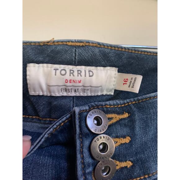 Torrid Denim Jegging Crop Women's Size 16 Medium Wash - Picture 4 of 7